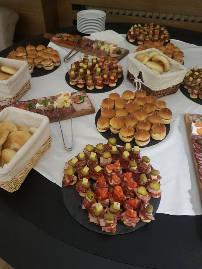 Hotel Biser Panonija Duboka Zewnętrze zdjęcie